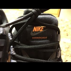 Nike Air Max 95 EM RARE HONOLULU sz 10 Shoes BLACK